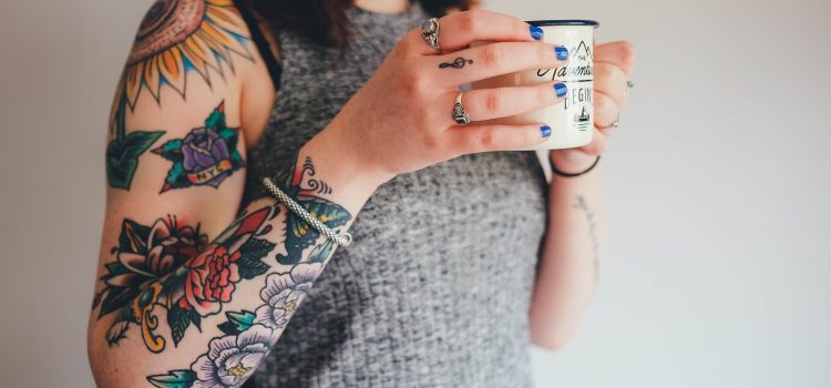 Tatuaże idealne dla kobiet – poznaj wyjątkową symbolikę!