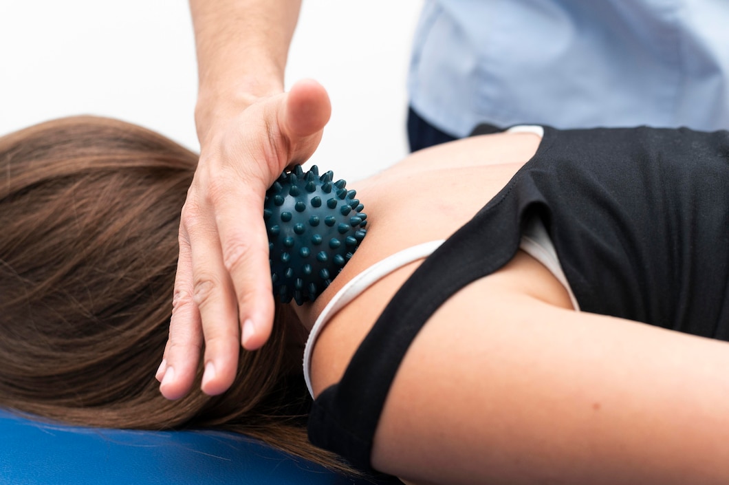 Jak skuteczne techniki masażu mogą pomóc w leczeniu dolegliwości bólowych kręgosłupa?