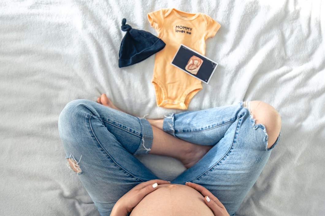 Jak wybrać idealną koszulę do porodu dla przyszłej mamy?