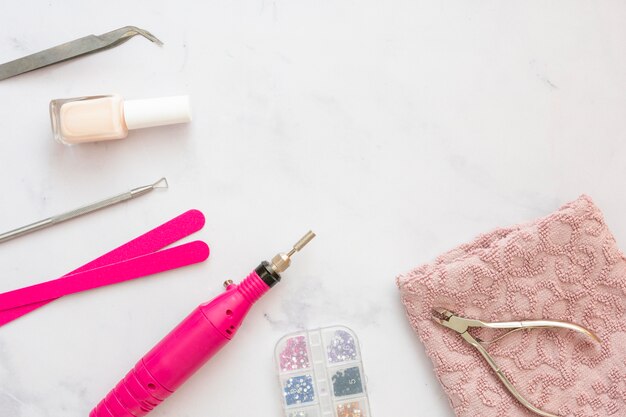 Sekrety perfekcyjnego manicure: jak osiągnąć salonowy efekt w domu