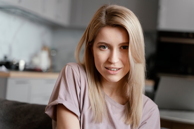 Trendy w makijażu: jak podkreślić naturalne piękno na co dzień